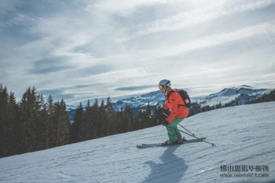 來看啦喂！教你如何選購滑雪服